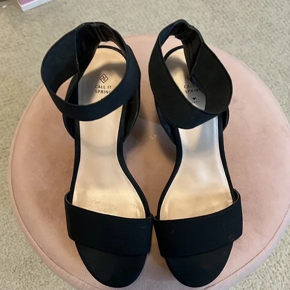 Black Spring Shoes - Picture 6 of 8